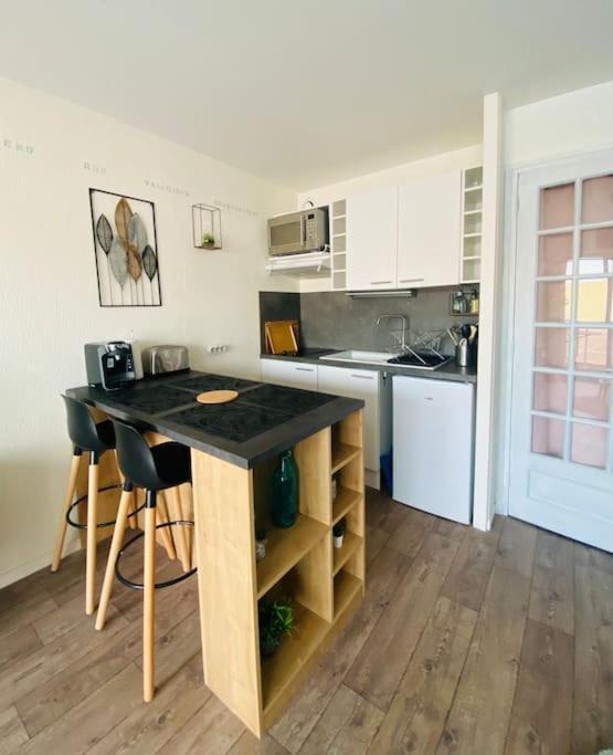 Studio Entre Mer Et Dunes Avec Balcon Vue Laterale Mer 50M Plage Pour 3 Pers Wifi Menage Compris Fort-Mahon-Plage Luaran gambar