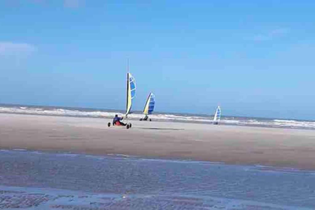 Studio Entre Mer Et Dunes Avec Balcon Vue Laterale Mer 50M Plage Pour 3 Pers Wifi Menage Compris Fort-Mahon-Plage Luaran gambar