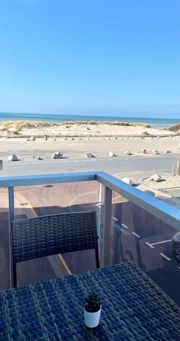 Studio Entre Mer Et Dunes Avec Balcon Vue Laterale Mer 50M Plage Pour 3 Pers Wifi Menage Compris Fort-Mahon-Plage Luaran gambar
