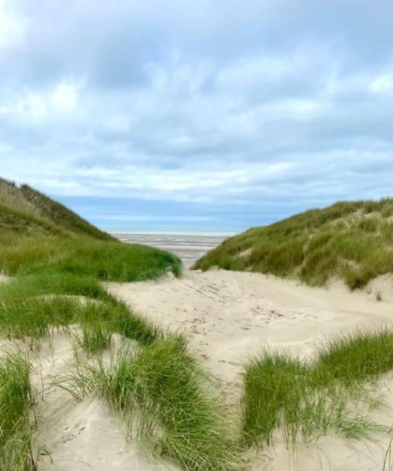 Studio Entre Mer Et Dunes Avec Balcon Vue Laterale Mer 50M Plage Pour 3 Pers Wifi Menage Compris Fort-Mahon-Plage Luaran gambar